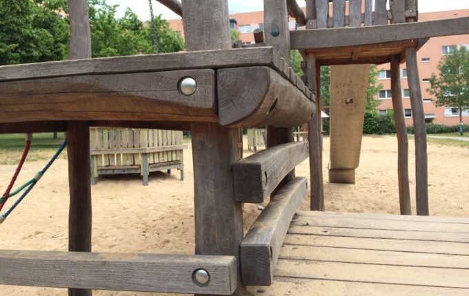 Spielplatz Schönburger Straße in Berlin Hellersdorf - Fehlkonstruktion